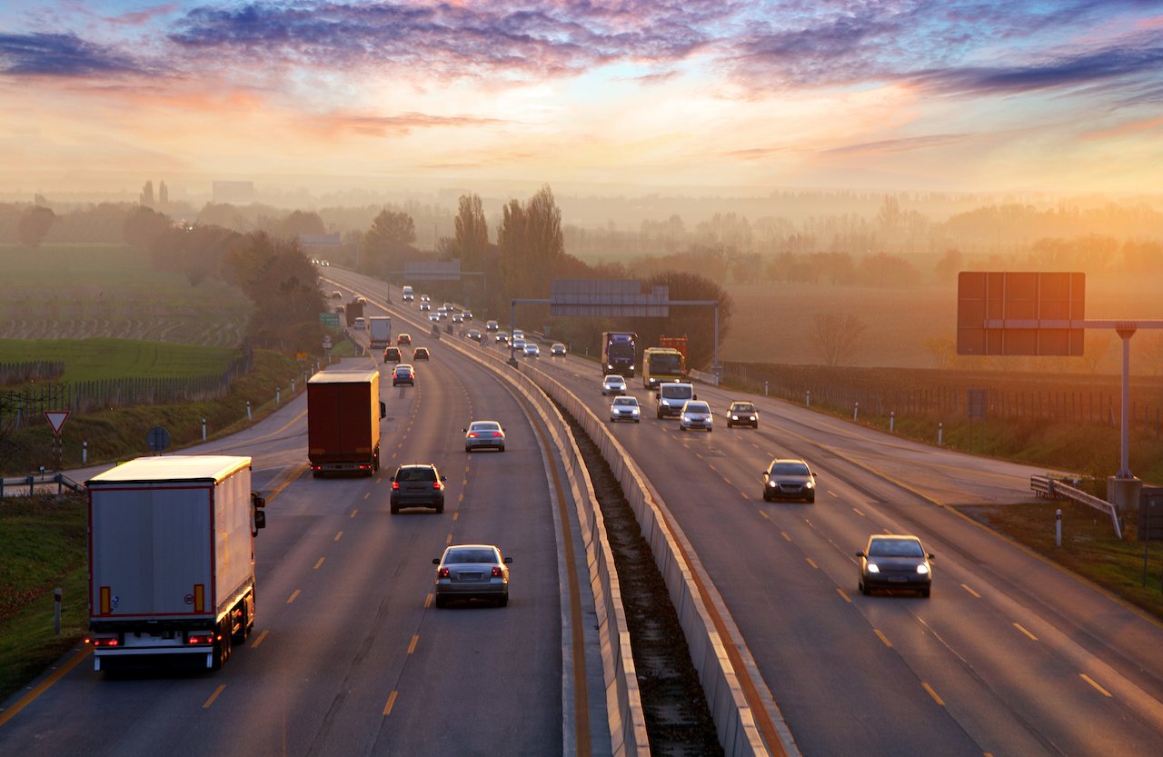 Guide to IoT in Transportation (+Examples)